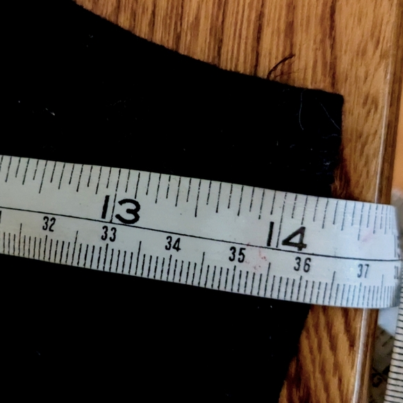 Black basic ribbed tank excellent used condition - Picture 2 of 4